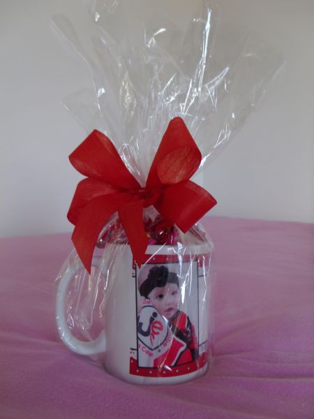 Caneca personalizada + 5 bombons