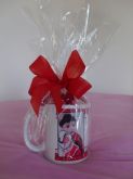 Caneca personalizada + 5 bombons